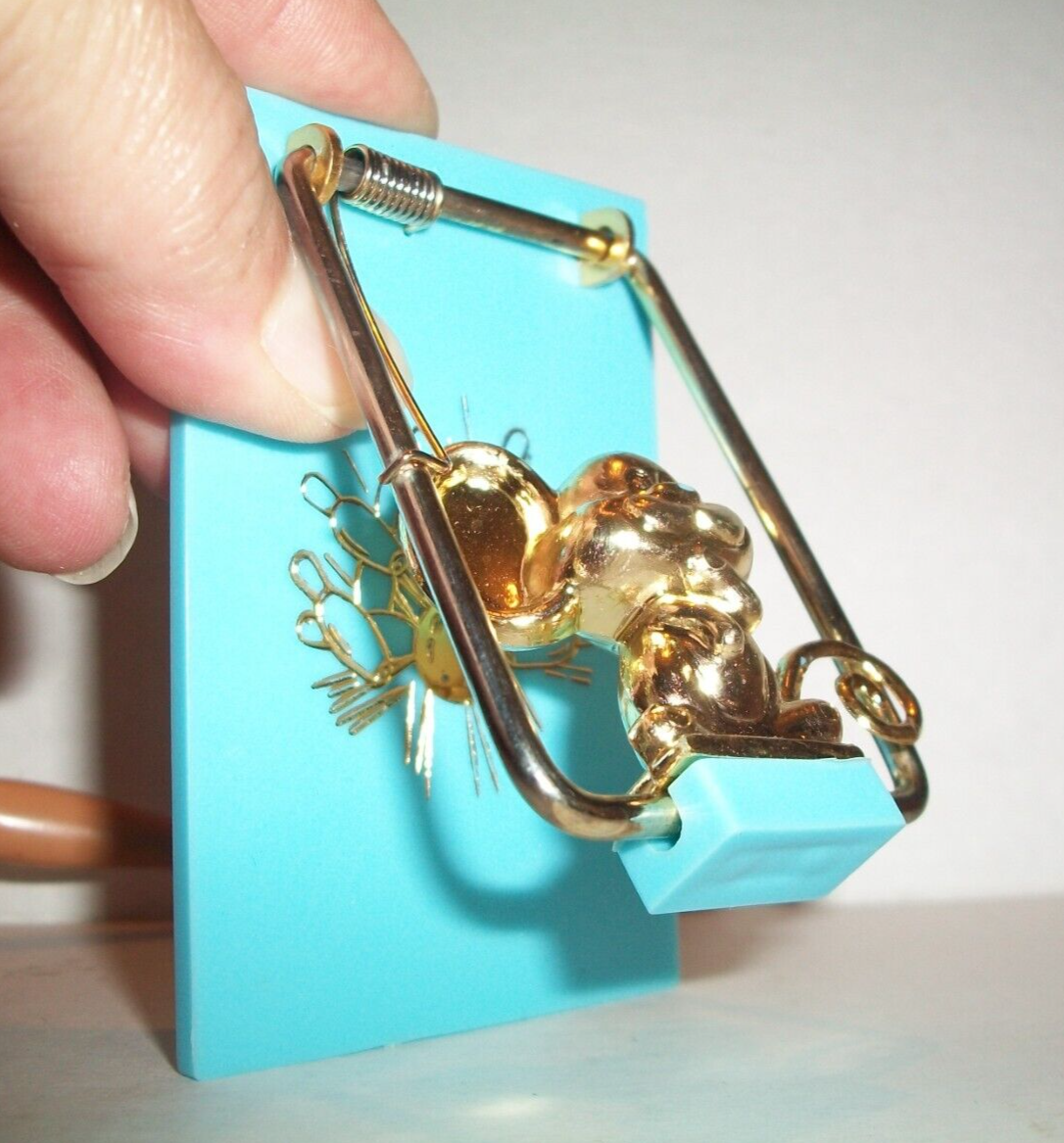 VINTAGE FAKE MOUSE TRAP SPRING ACTION NOTE CLIP WITH BOX MADE IN HONG KONG CUTE!