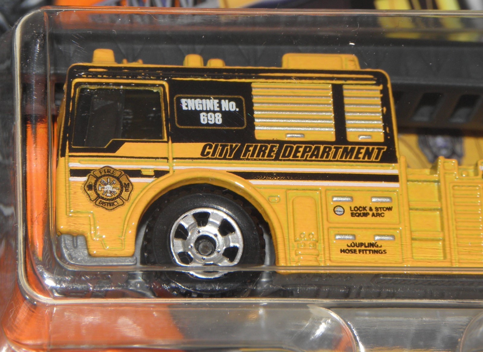 Matchbox FLAME TAMER gelb-schwarz US-Feuerwehr Drehleiter DVN83 66125 K28 NEU