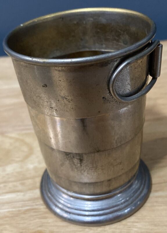 COLLAPSIBLE METAL CAMPING CUP VINTAGE /ANTIQUE