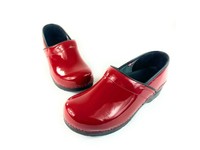 sanita women's professional patent clog