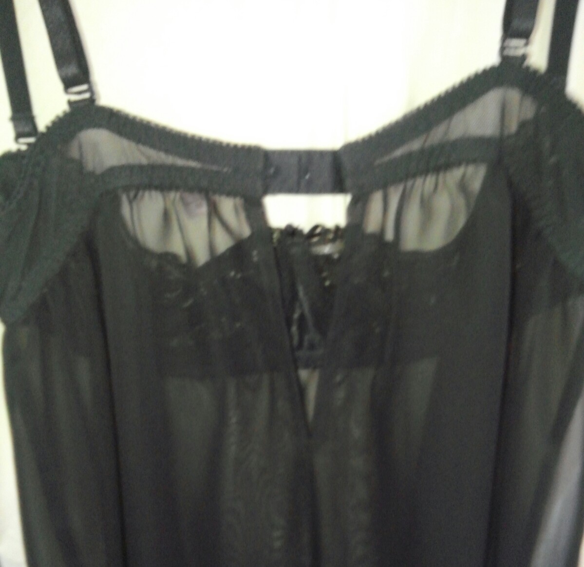 NWOT VICTORIA SECRET SHEER BLACK LACE UNDERWIR- BRA RUFFLE HEM CHEMISE SZ /M
