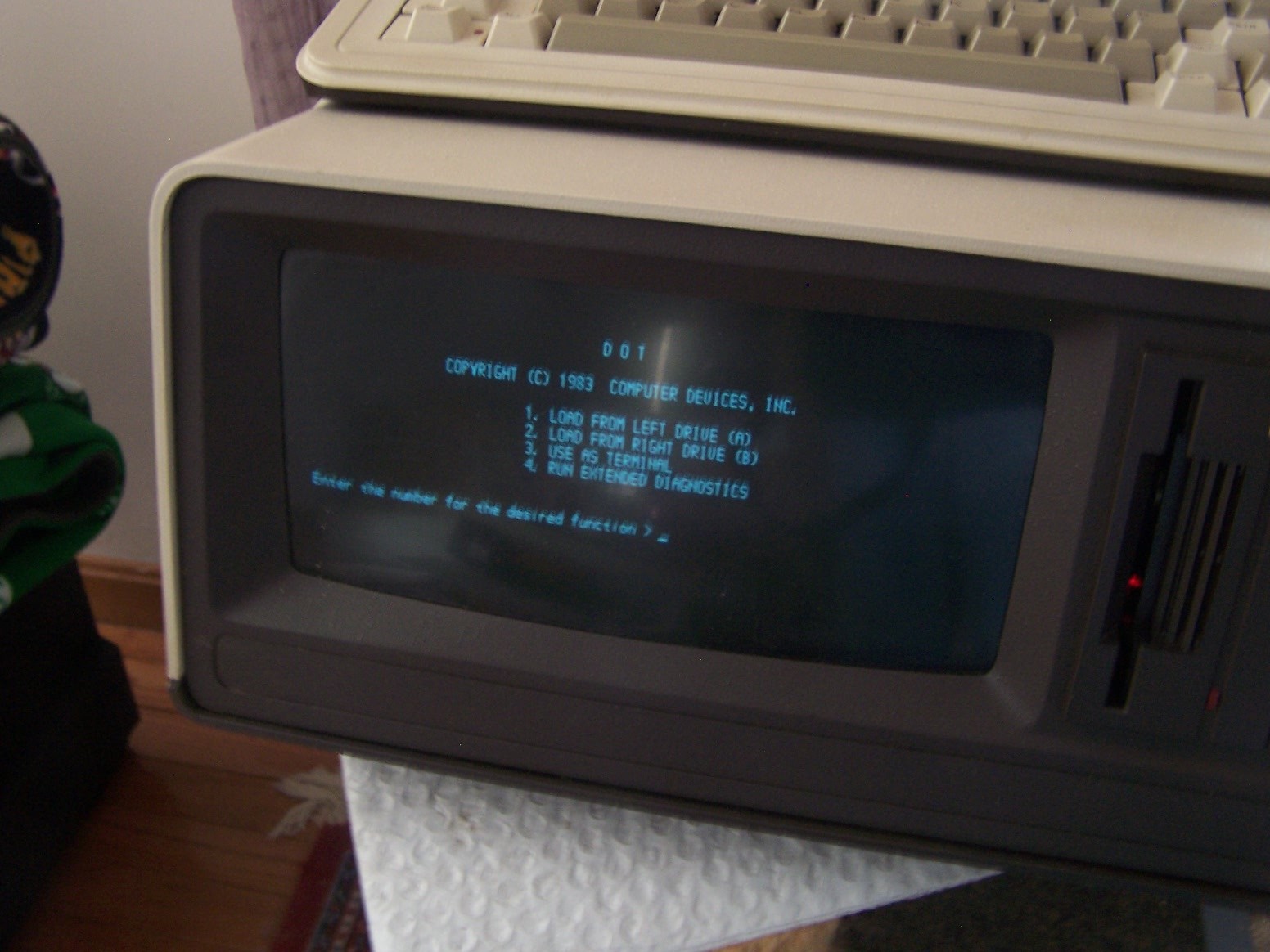 Computer Devices Inc DOT luggable computer, 1983 - working