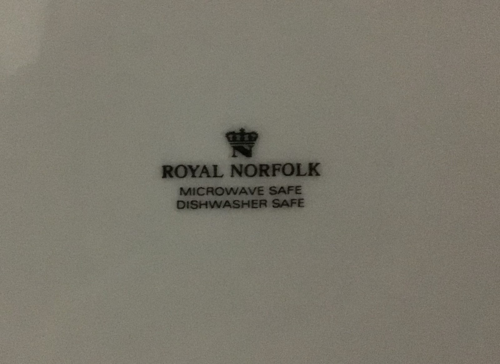 Cardinal Christmas Dinner Plate by Royal Norfolk