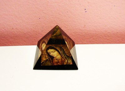Vintage Small  Acrylic Piramid Paper Weight w/ Image of Virgin Mary Inside ExcC