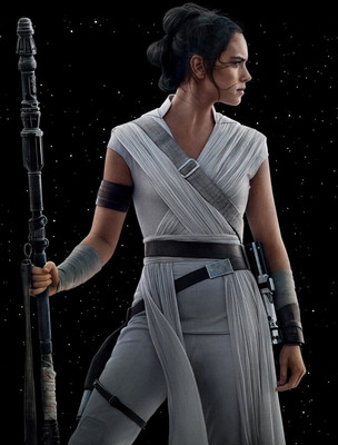 Daisy Ridley 8x10  Glossy Photograph in Mint Condition