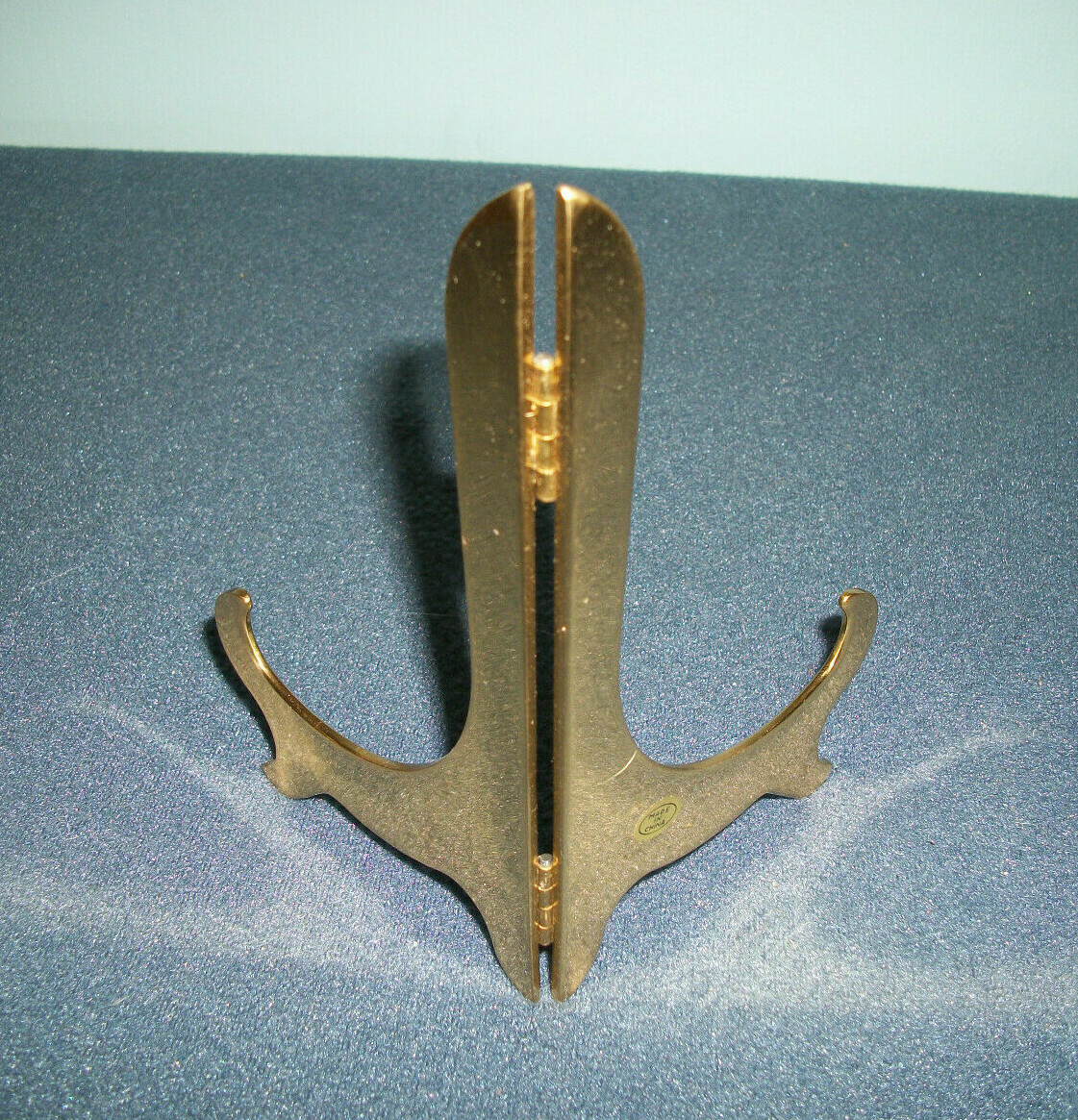 SOLID BRASS TABLE TOP FOLDING DISPLAY EASEL STAND HOLDER for PLATE; PICTURE 6.5