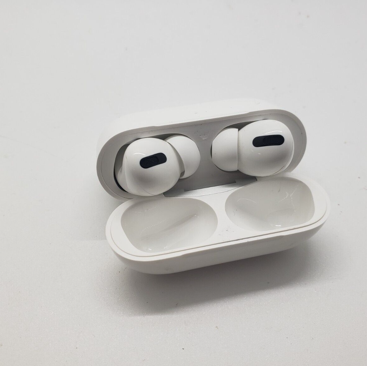 Apple Airpods Pro with Wireless Charging Case A2083 MWP22AM/A. Excel
