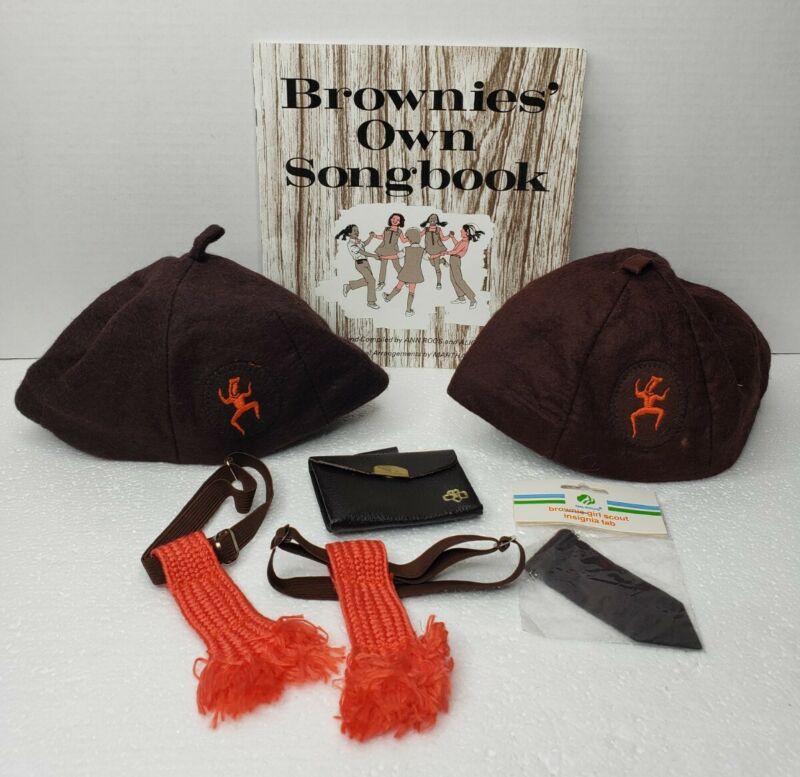 Vtg Girl Scouts Brownie Lot Beanie Hat Brown & Orange Logo Songbook Coin Purse