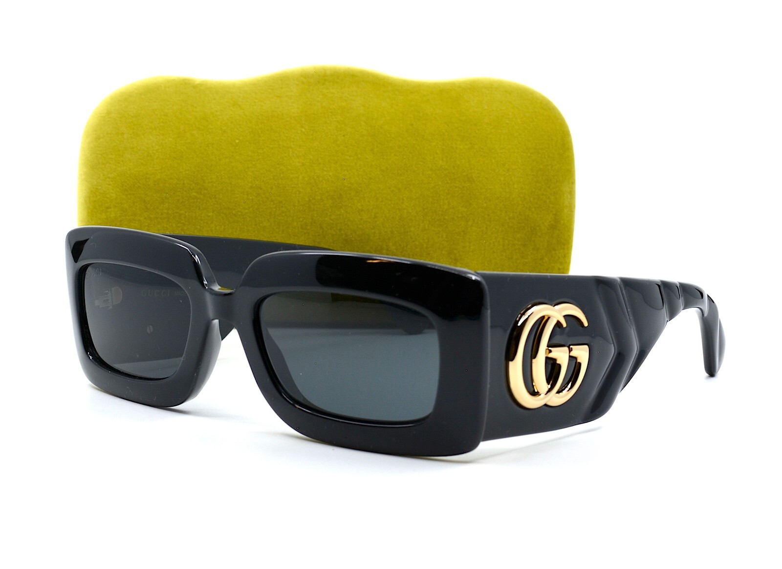Pre-owned Gucci Gg0811s 001 Black Grey Authentic Sunglasses 53-21 In Gray