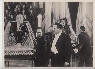 6 PHOTOS SUR LE CIRQUE Format 23 x 29 centimètres. Pas de date, pas de nom......