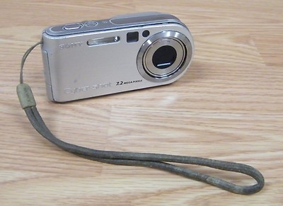 FOR PARTS* Sony Cyber - Shot (N50) 7.2 Mega Pixels Digital