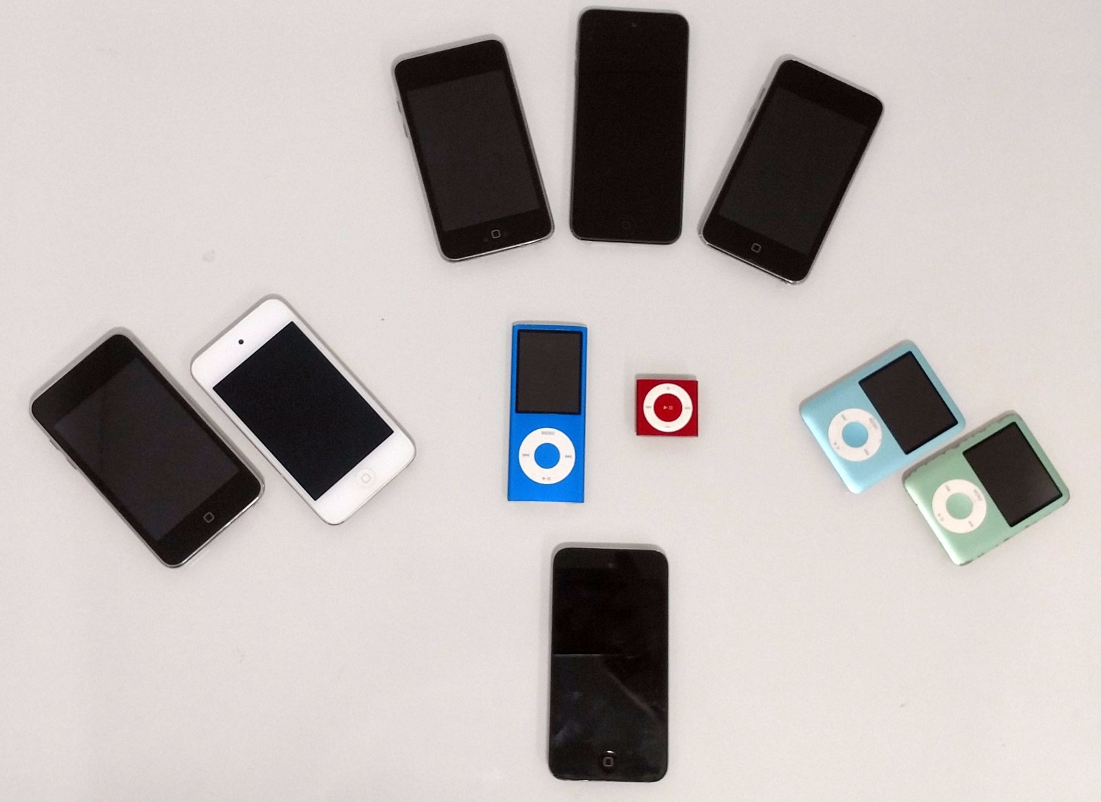 (10) Assorted Apple iPods   All Types  8 Gigs up to 64