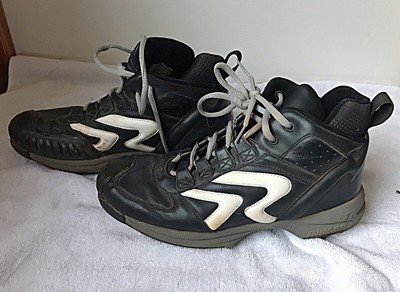 ringor turf shoes with pitching toe