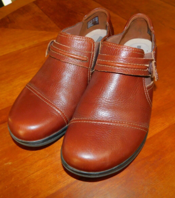 Clarks memory sales foam shoes