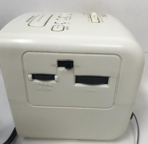 Sony Dream Machine AMFM Clock Radio Alarm Red LED White Cube ICF-C122 Retro