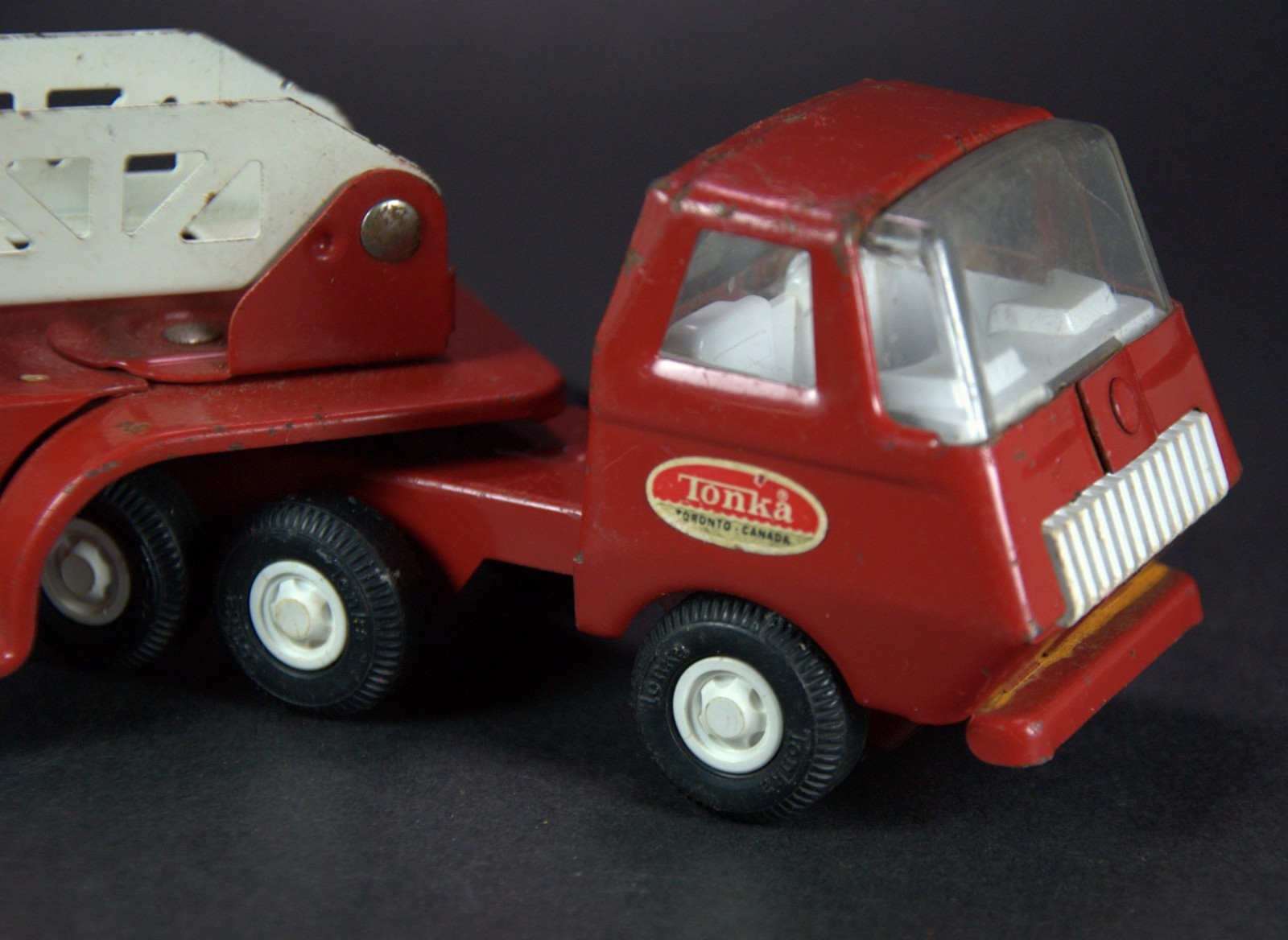 Vintage Red Tonka Toronto Canada Fire Truck w/Ladder #55170 Minimal Rust Used