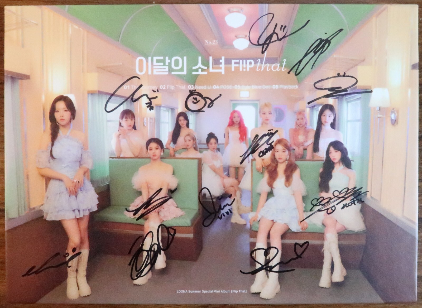 LOONA Flip that サイン入りアルバム Loona Flip That Version A Signed Autographed CD Album Promo