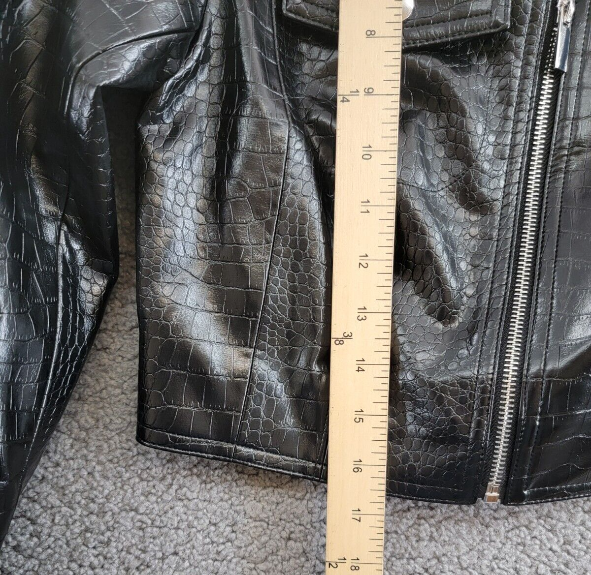BCBG New York Short-Cut Jacket Women's XS Black Round Neck Front Zip Closure L/S - Picture 8 of 17