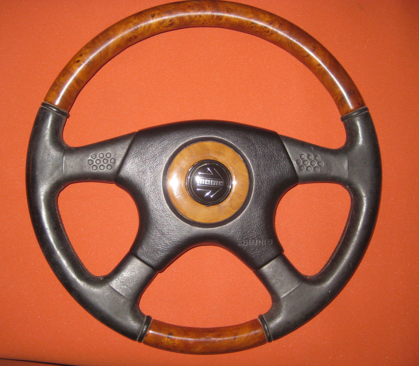 How to identify a fake Momo steering wheel? Tell whats fake