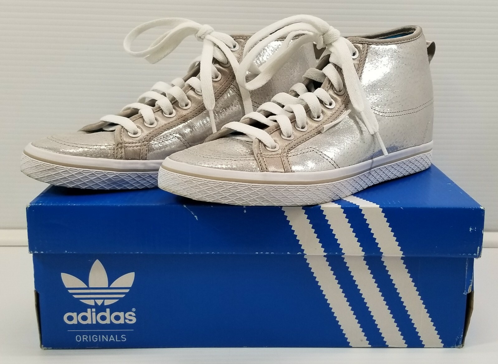 BG) Adidas Women's Honey Heel Mid Top Sneakers Shoes Silver