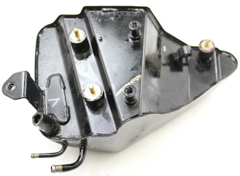 2002 Harleydavidson Sportster 883 Custom Xl883c Engine Motor Oil Tank