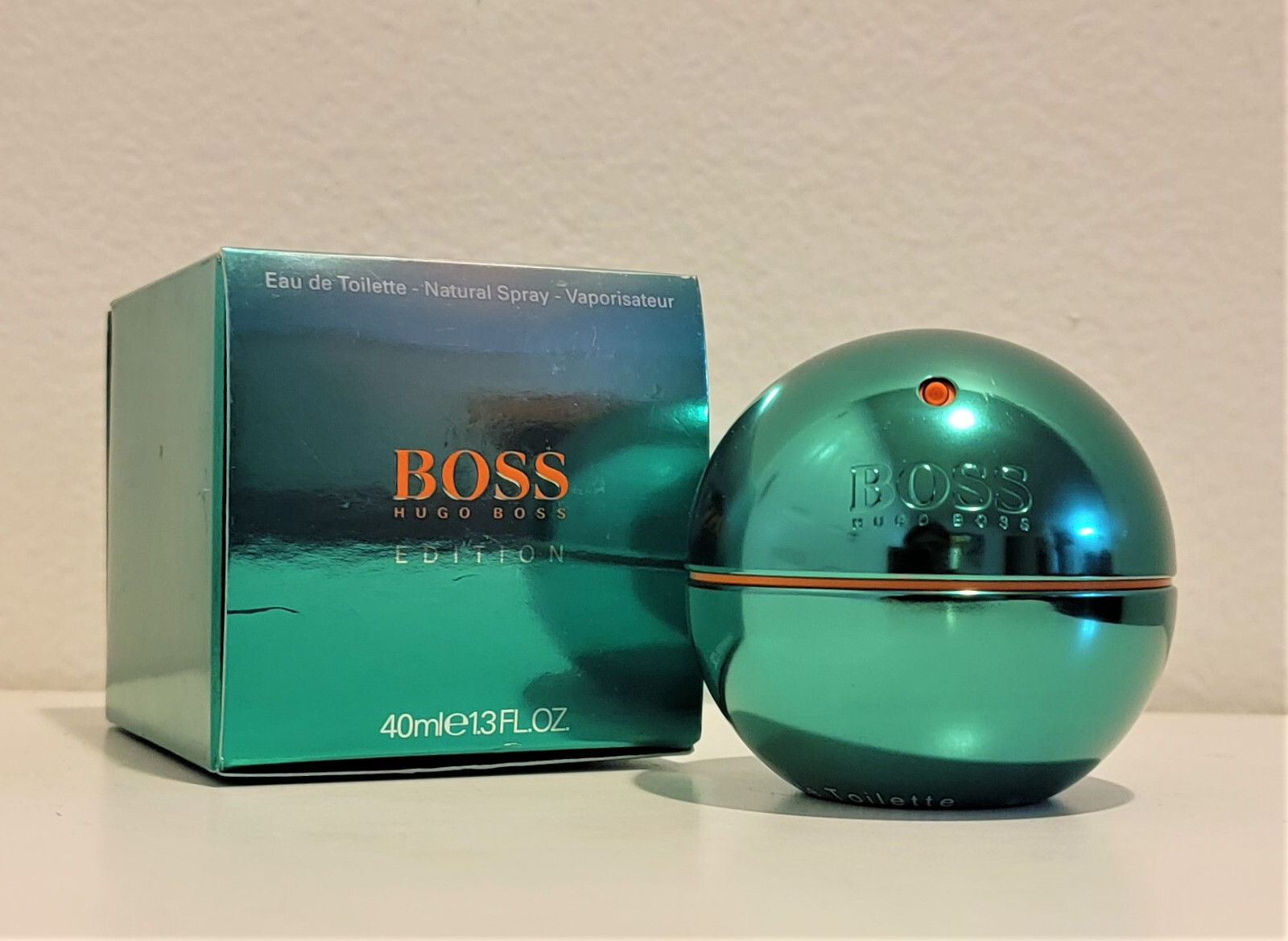 Boss In Motion Electric Eau De Toilette Spray By Hugo Boss - 1.3 oz Boss In Motion Electric Eau De Toilette Spray By Hugo Boss - 1.3 oz