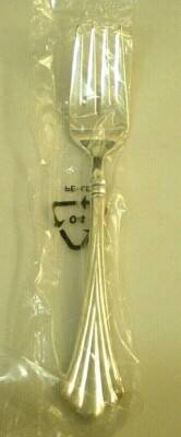 ROYAL PLUME- Wm. Rogers & Son SILVER PLATED FLATWARE (Choice) NEW IN WRAPPERS!!