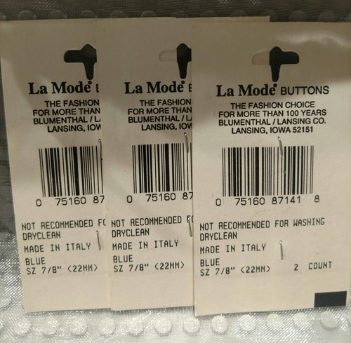 Vintage Plastic Buttons, 6 Fashionable Buttons, La Mode, Sky Blue