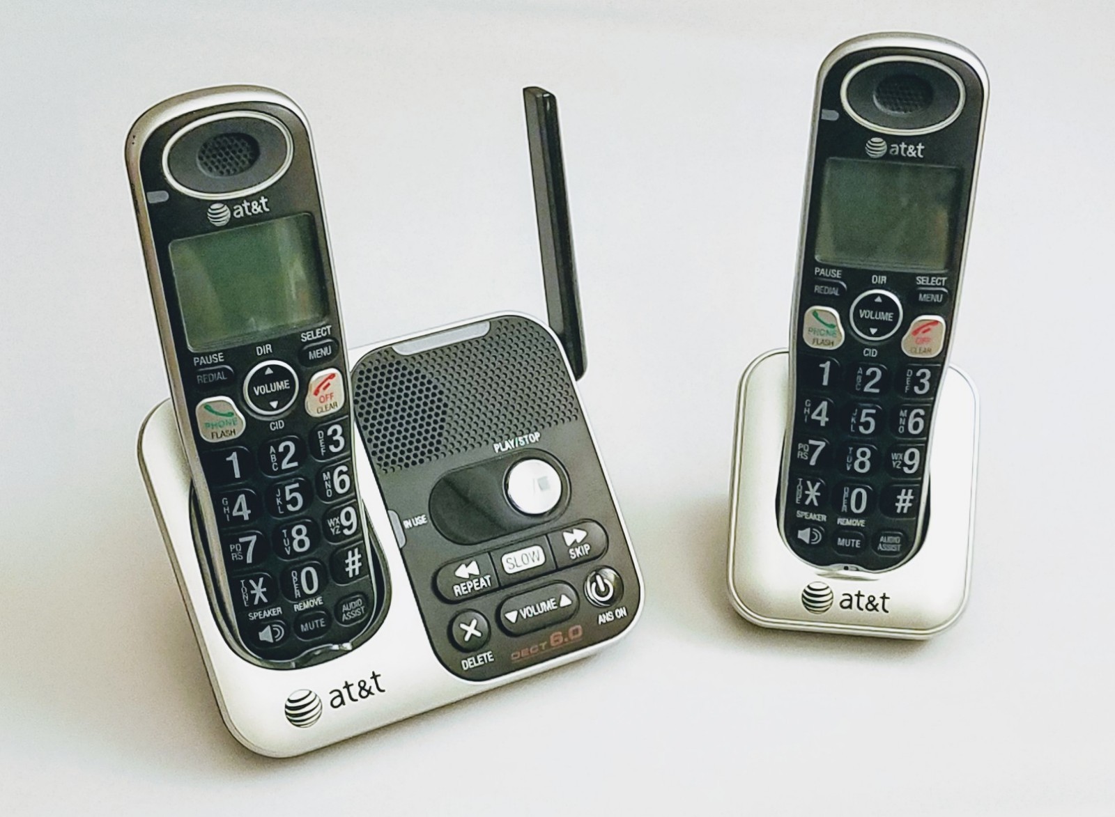 AT&T TL32200 DECT 6.0 Cordless Phone Black Silver