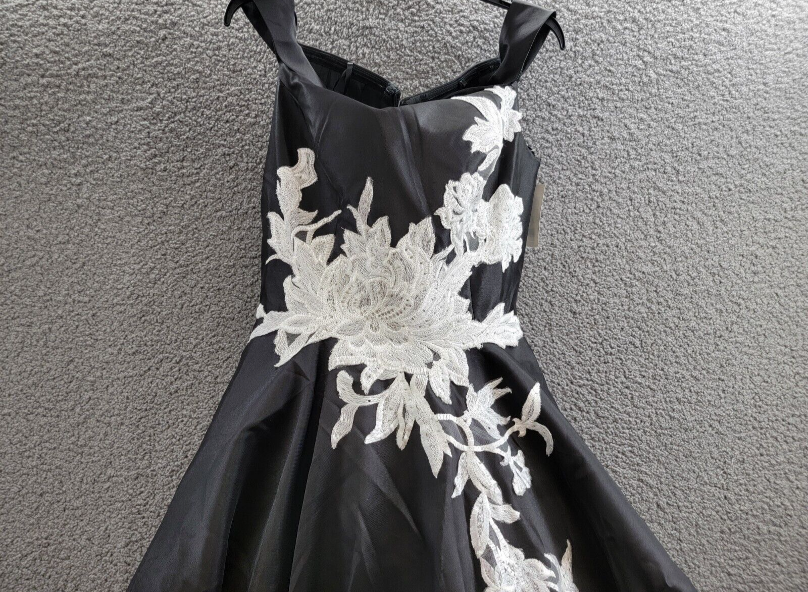 Glamour By Terani Off-The-Shoulder Mikado Gown Juniors' 8 Black/White Back Zip - Picture 4 of 14