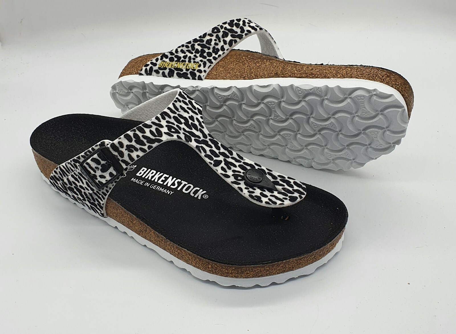【希少】BIRKENSTOCK BEAMS BLACK BEAMS x Birkenstock Arizona & Zurich All Black | Hypebeast