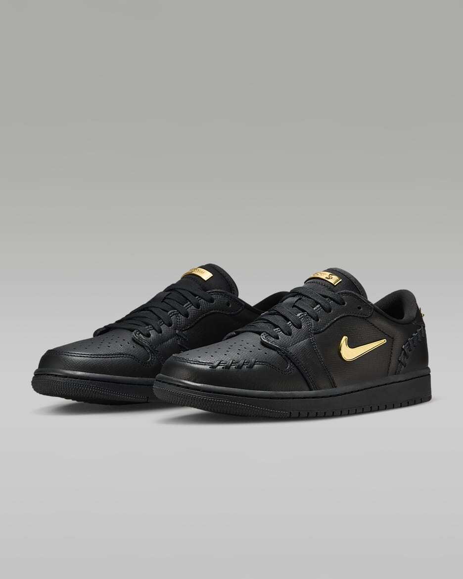 Nike WMNS Air Jordan 1 Low MM 