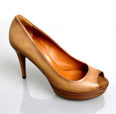 Pre-owned Gucci $595 Authentic  Betty Open-toe Platform Pump Shoes Light Brown 297203