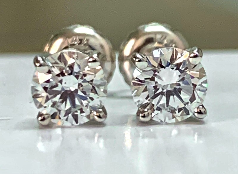 1.00 CT 100% Pure  Diamond Studs Earrings 14k Solid Gold E VVS1 White or Yellow