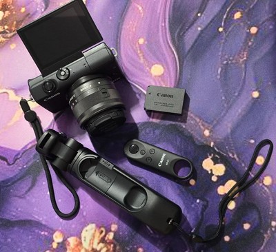 Canon EOS M200 Mirrorless Digital Vlogging Content Creator Kit [Black]