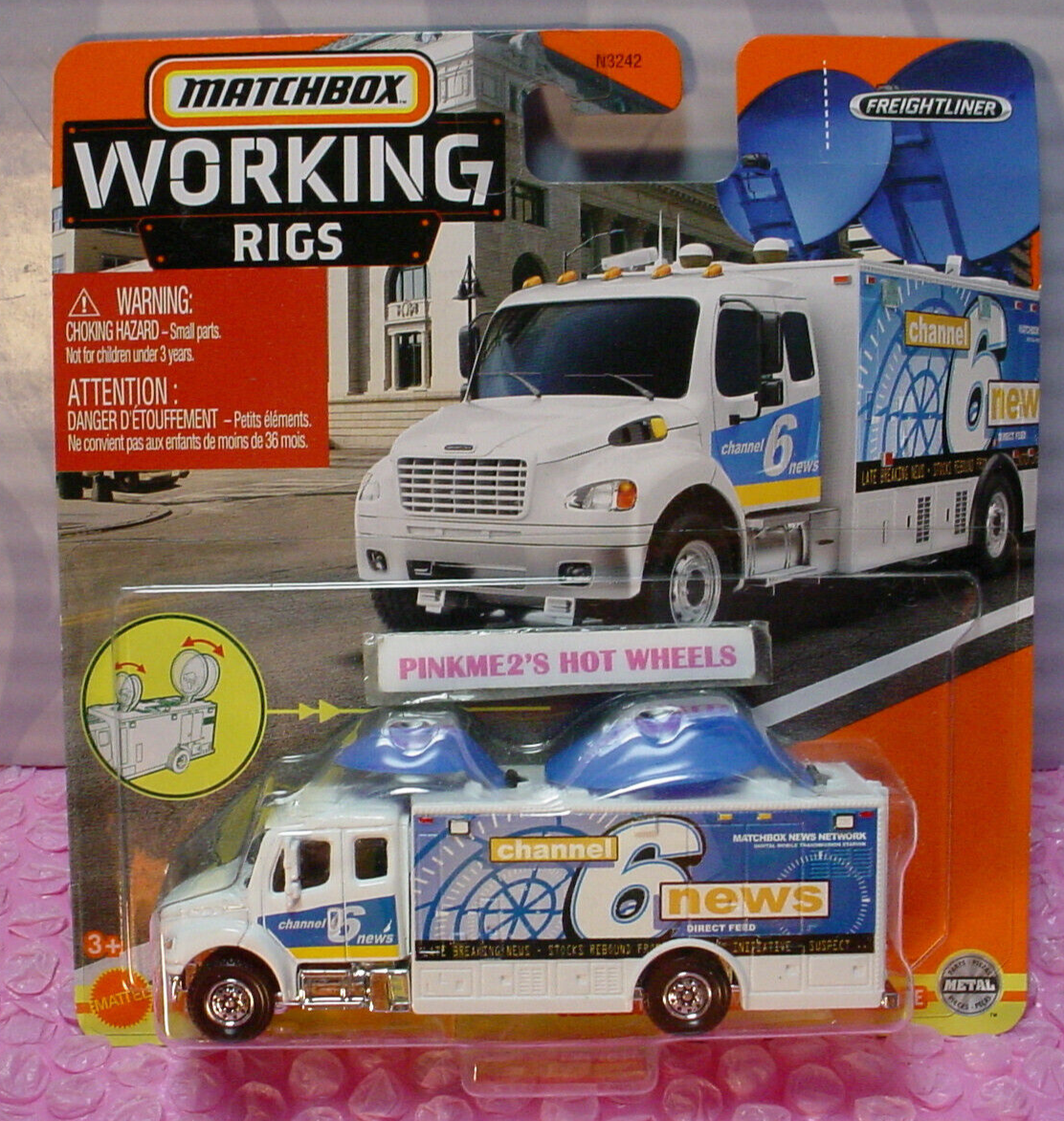 Matchbox Working Rigs FREIGHTLINER M2 106 SATELLITE TRUCK 8