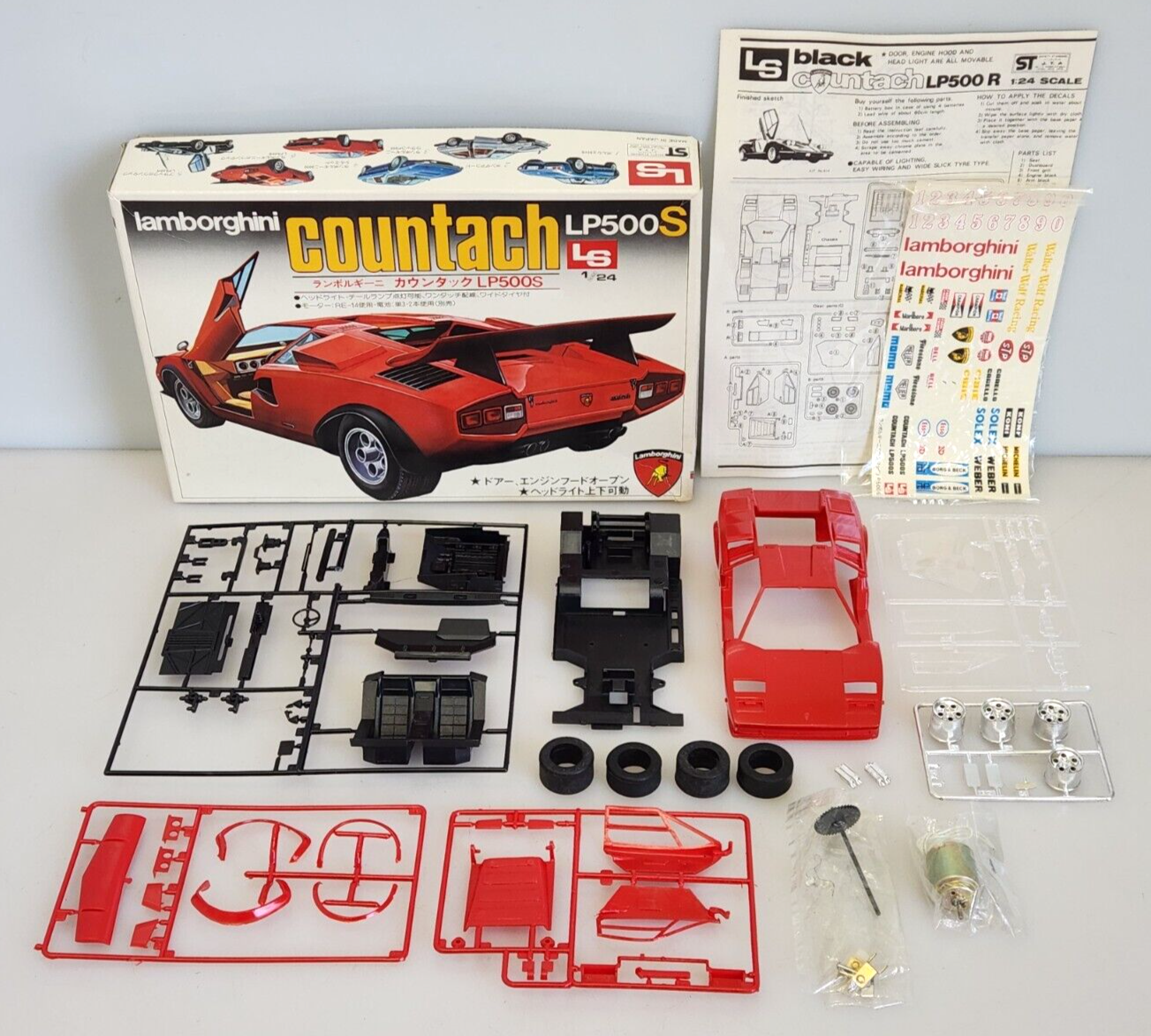 COUNTACH LP500 1/24モデルキット Fujimi 1/24 Lamborghini Countach LP500R Plastic Model Kit