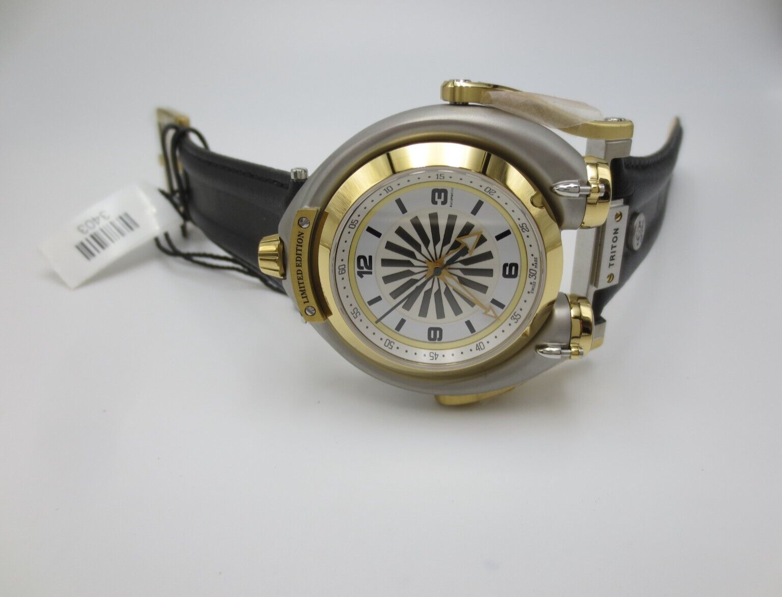 Pre-owned Gv2 By Gevril Men's 3403 Triton Automatic Limited Edition Black Leather Watch