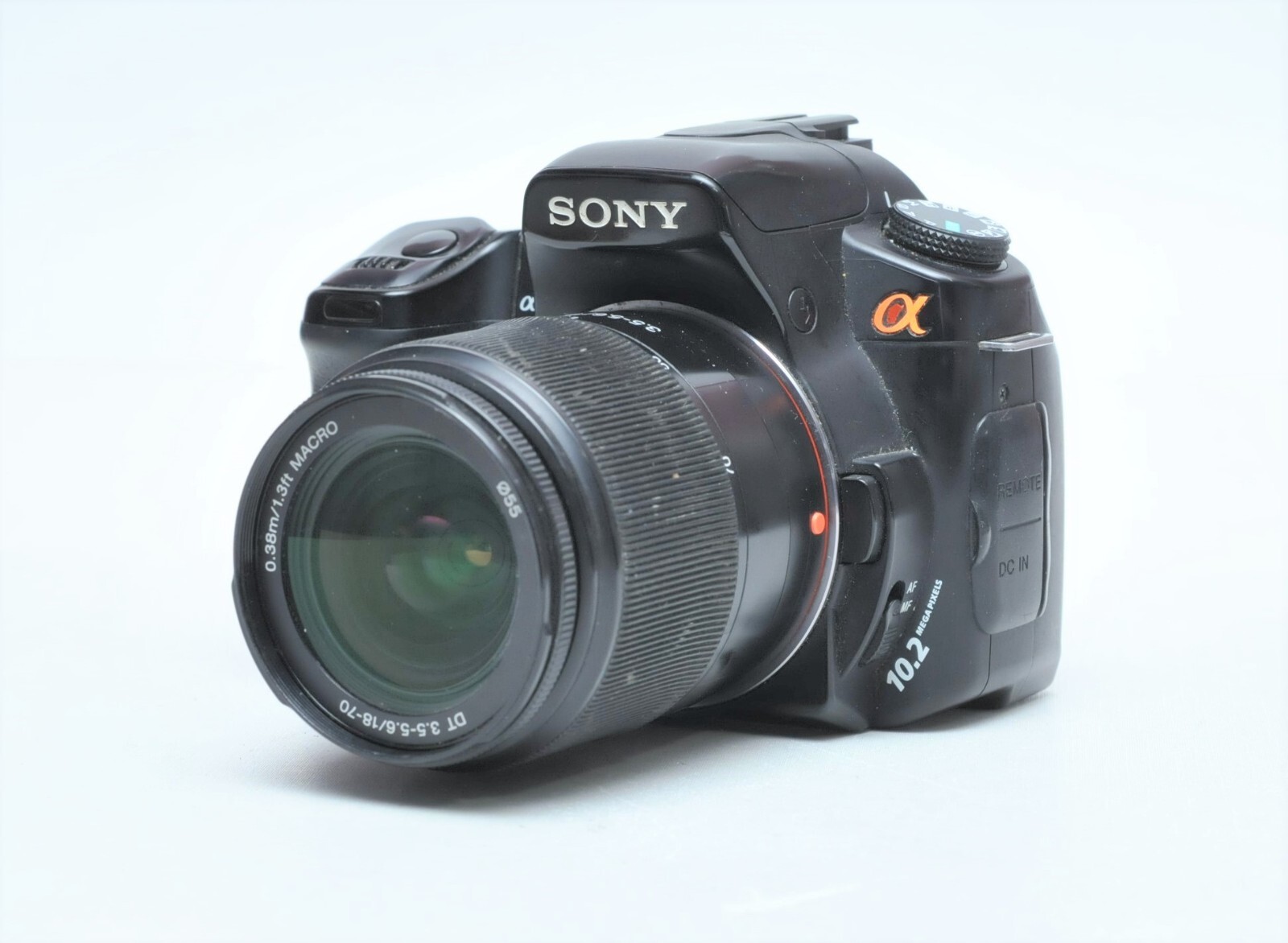 Sony Alpha A200 10.2MP Digital SLR Camera Kit with 18-70mm Sony Alpha A200 10.2MP Digital SLR Camera Kit with 18-70mm