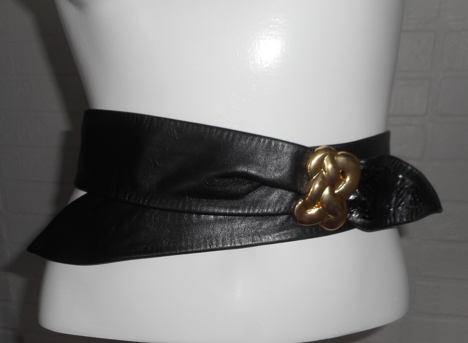 VINTAGE LEATHER SHOP BLACK CINCH BELT GOLD BRAID BUCKLE sz-L SIGNED