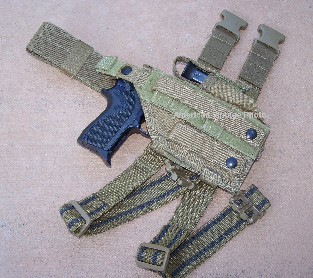 M9A1 マガジン、BlackHawkホルスター付き