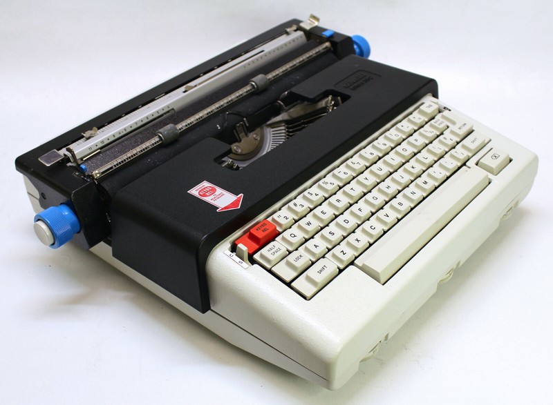 198X Olivetti Lettera 36 on the Typewriter Database