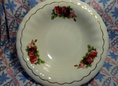 Water Pitcher and Wash Basin with Red Roses 10K Gold Trim in Excellent Cond.