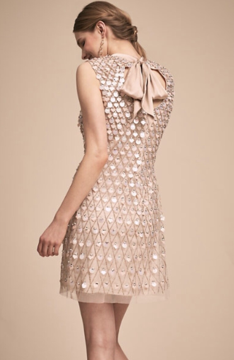 

BHLDN Aidan Mattox Brillance Платье телесного цвета с бантом сзади и прозрачным жемчугом с пайетками и бисером  НОВИНКА, Nude