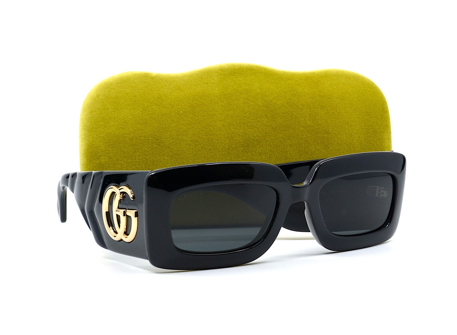 Pre-owned Gucci Gg0811s 001 Black Grey Authentic Sunglasses 53-21 In Gray