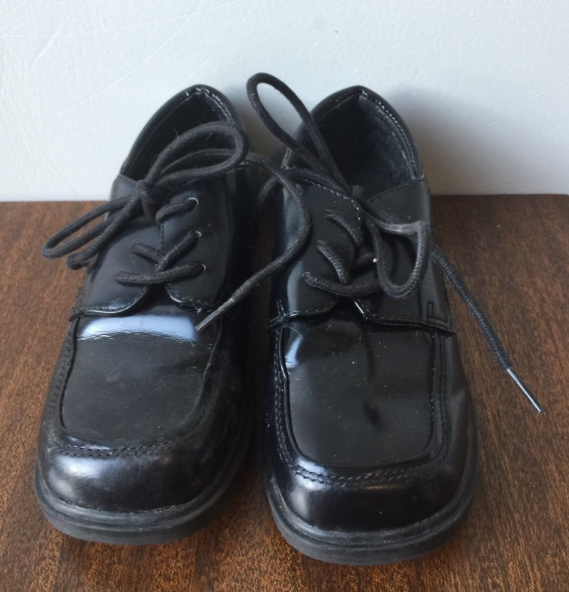 Kenneth Cole儿童服装、鞋子和配饰