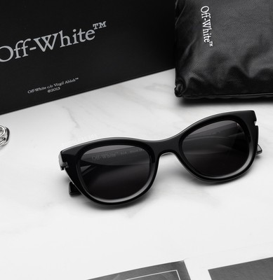 Pre-owned Off-white Oeri112s24pla0011007 Boulder Black Sunglasses In Gray