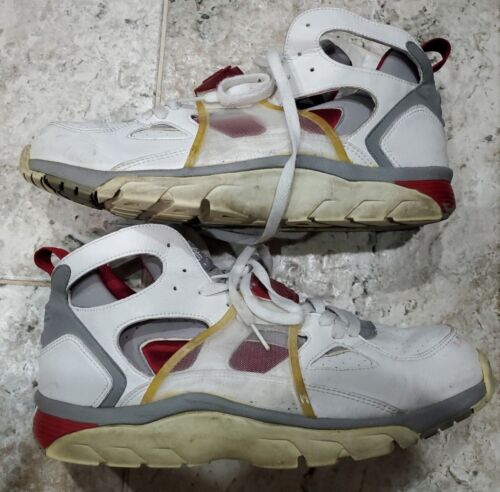 ULTRA RARE VINTAGE 2002 NIKE AIR TRAINER HUARACHE 678083-101 ULTRA RARE VINTAGE 2002 NIKE AIR TRAINER HUARACHE 678083-101