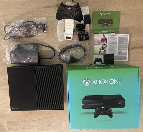 ★美品★Xbox one 500GB 1540 カセット3点付属 Microsoft Xbox One (Model 1540) 500 GB Console w/ Kinect