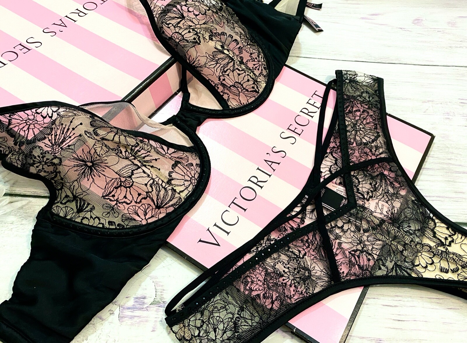 Victorias Secret LUXE LINGERIE Комплект бюстгальтера без подкладки с цветочной вышивкой Cheeky